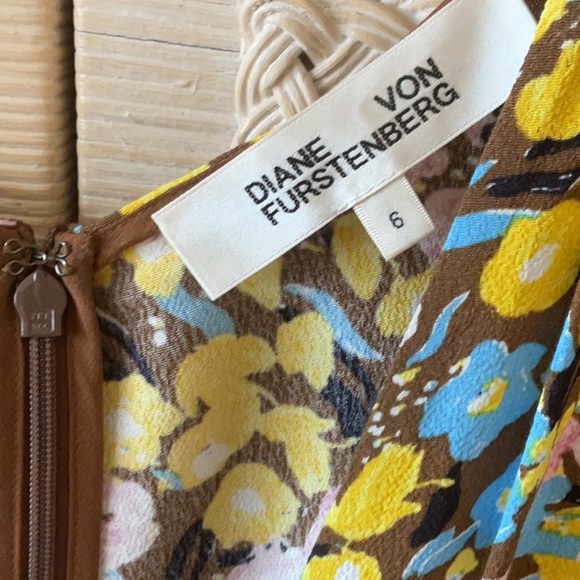 Gorgeous Diane Von Furstenberg Dress 👗💛🤎💜 - Picture 6 of 13